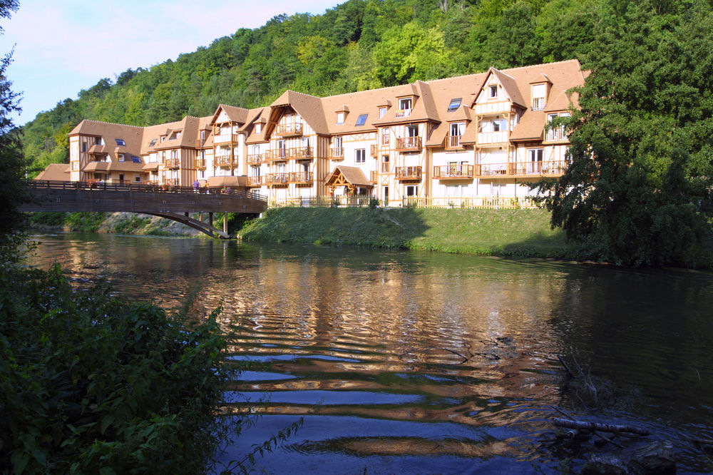 Karma Manoir Des Deux Amants Aparthotel Connelles Exterior photo