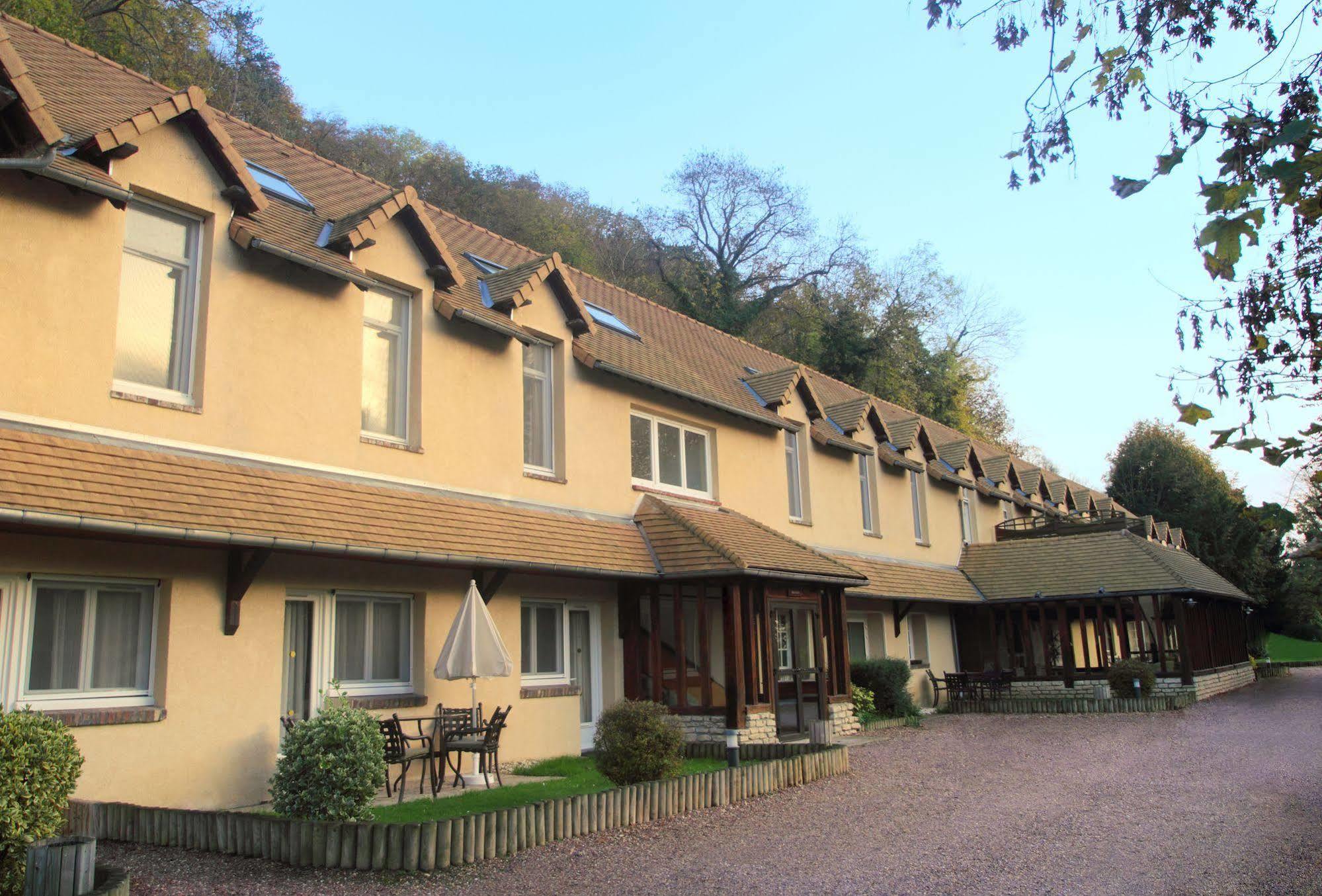 Karma Manoir Des Deux Amants Aparthotel Connelles Exterior photo