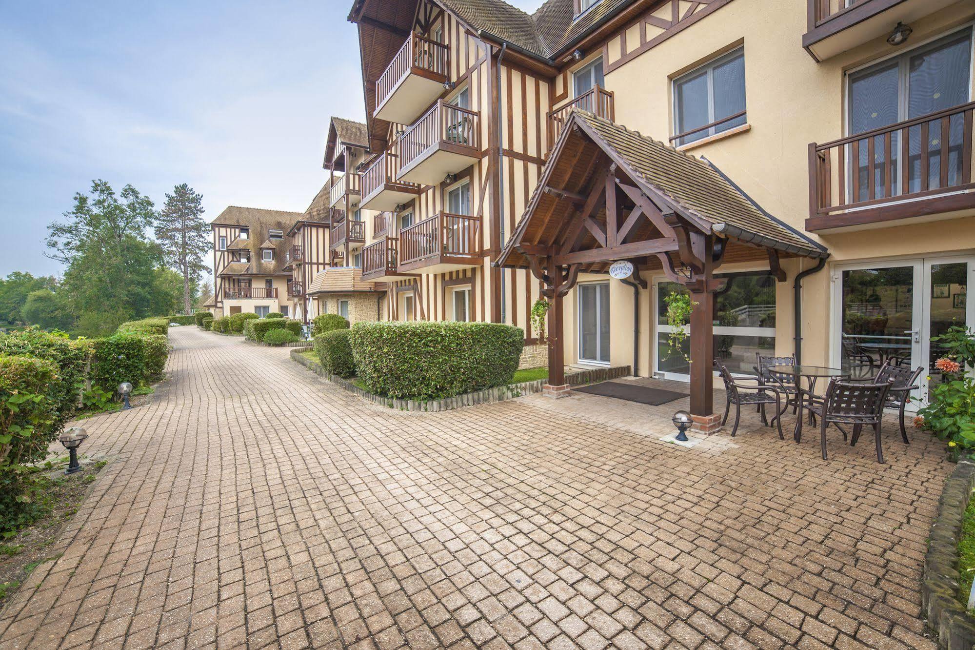 Karma Manoir Des Deux Amants Aparthotel Connelles Exterior photo