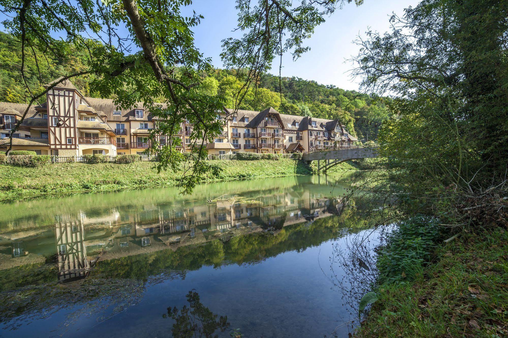 Karma Manoir Des Deux Amants Aparthotel Connelles Exterior photo